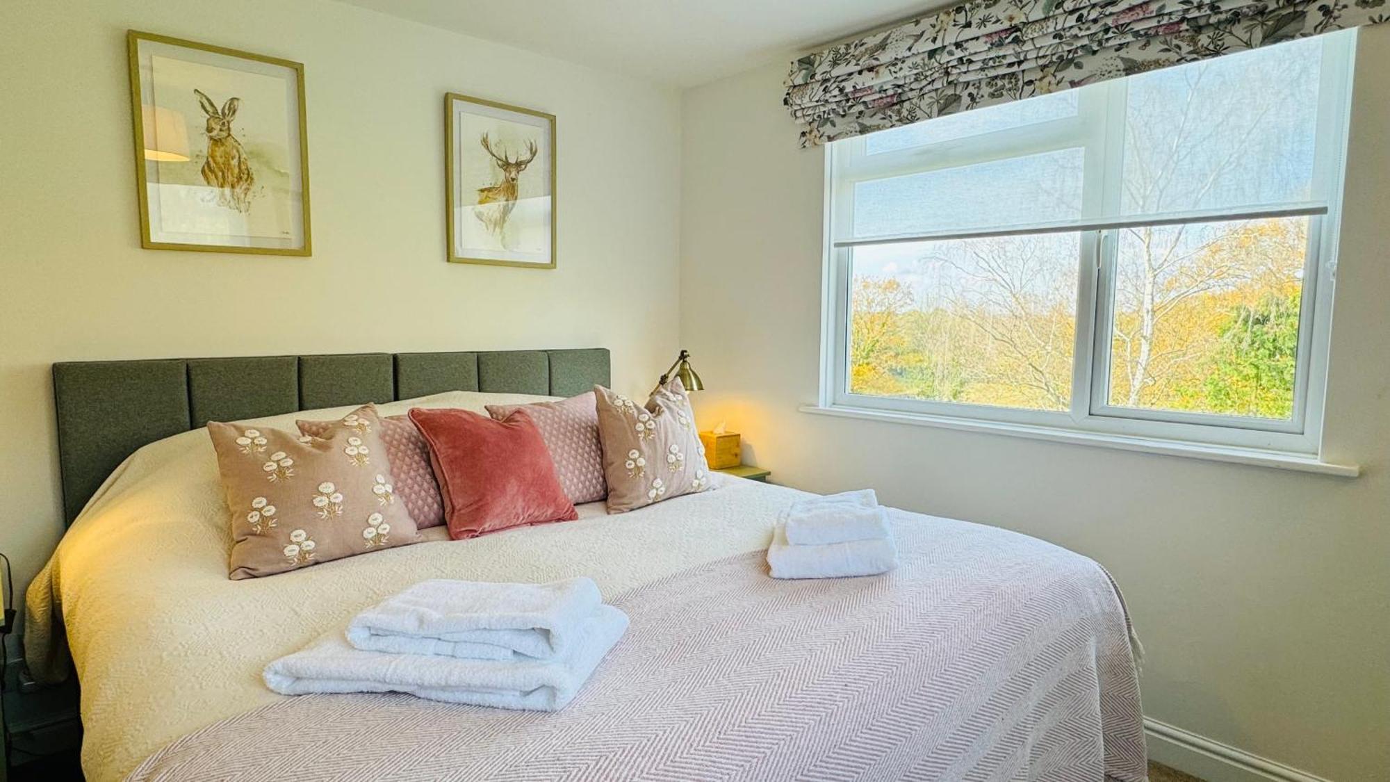 3 Bed Spa Cottage Southwater Exterior foto