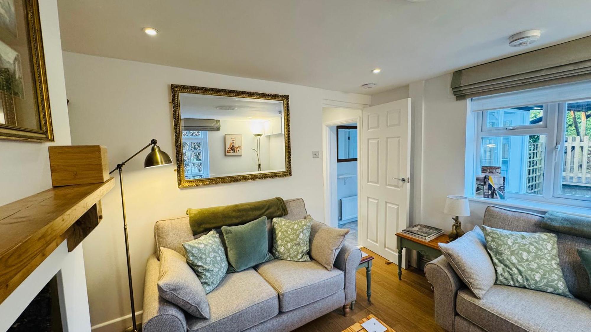 3 Bed Spa Cottage Southwater Exterior foto
